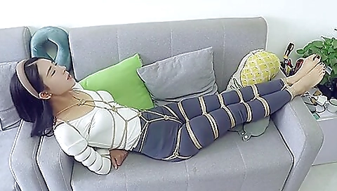 Brunette with a big ass gets fucked by her boyfriend