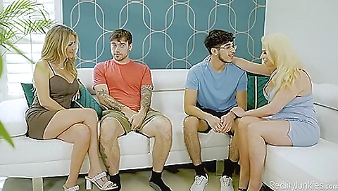 I fuck my sexy stepmom's pussy in her hot big tits 3d