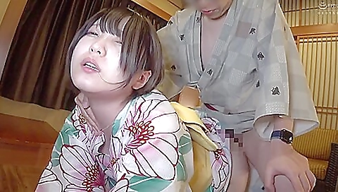 Japanese woman training her shaved cunt in underwater