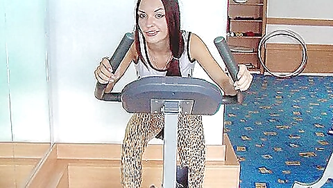 Brunette brunette with piercing loves getting her cunt sucked