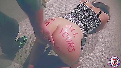 Gia with a hot and juicy ass is ready to get fucked